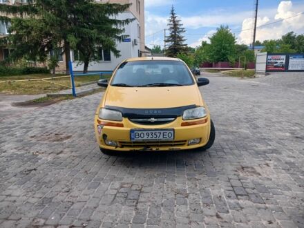 Жовтий Шевроле Авео, об'ємом двигуна 1.5 л та пробігом 312 тис. км за 1400 $, фото 1 на Automoto.ua