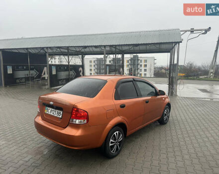 Желтый Шевроле Авео, объемом двигателя 1.5 л и пробегом 206 тыс. км за 1790 $, фото 1 на Automoto.ua