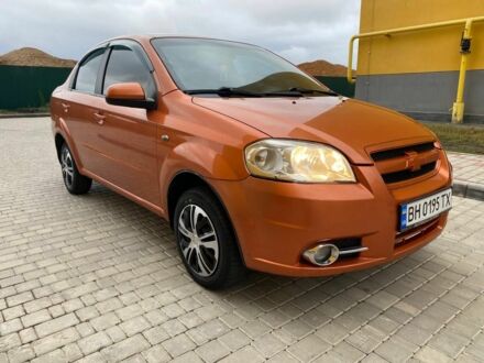 Желтый Шевроле Авео, объемом двигателя 1.6 л и пробегом 308 тыс. км за 2900 $, фото 1 на Automoto.ua