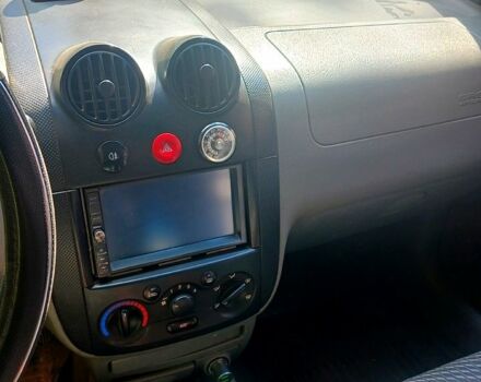 Серый Шевроле Авео, объемом двигателя 1.5 л и пробегом 212 тыс. км за 2100 $, фото 3 на Automoto.ua