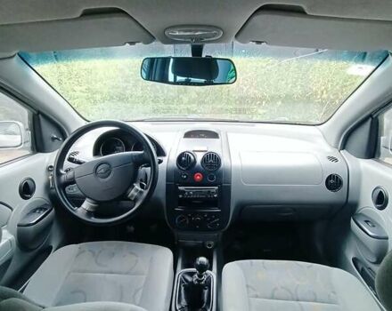 Серый Шевроле Авео, объемом двигателя 1.6 л и пробегом 174 тыс. км за 2900 $, фото 9 на Automoto.ua