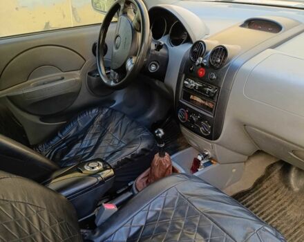 Серый Шевроле Авео, объемом двигателя 1.5 л и пробегом 300 тыс. км за 1910 $, фото 3 на Automoto.ua