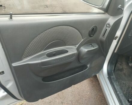Серый Шевроле Авео, объемом двигателя 1.5 л и пробегом 313 тыс. км за 1650 $, фото 3 на Automoto.ua