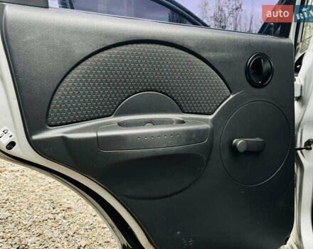 Сірий Шевроле Авео, об'ємом двигуна 1.5 л та пробігом 194 тис. км за 2900 $, фото 15 на Automoto.ua