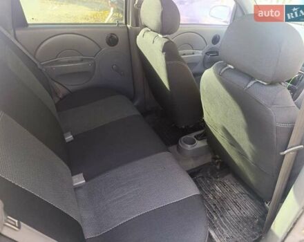 Серый Шевроле Авео, объемом двигателя 1.5 л и пробегом 221 тыс. км за 2700 $, фото 4 на Automoto.ua