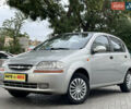 Серый Шевроле Авео, объемом двигателя 1.5 л и пробегом 259 тыс. км за 3499 $, фото 1 на Automoto.ua