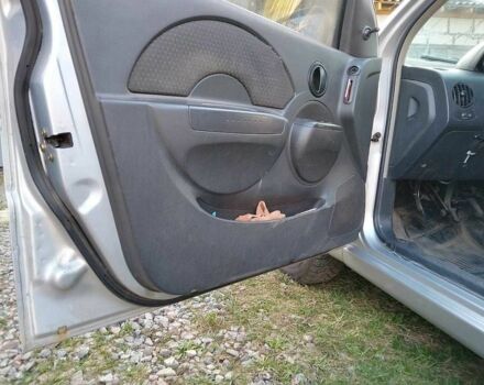 Сірий Шевроле Авео, об'ємом двигуна 1.5 л та пробігом 356 тис. км за 2381 $, фото 4 на Automoto.ua