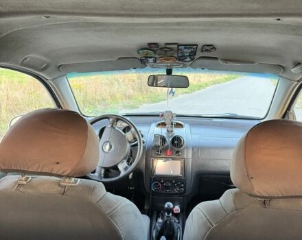 Серый Шевроле Авео, объемом двигателя 1.5 л и пробегом 300 тыс. км за 1850 $, фото 7 на Automoto.ua