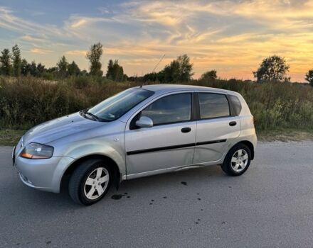Серый Шевроле Авео, объемом двигателя 1.5 л и пробегом 300 тыс. км за 1850 $, фото 1 на Automoto.ua