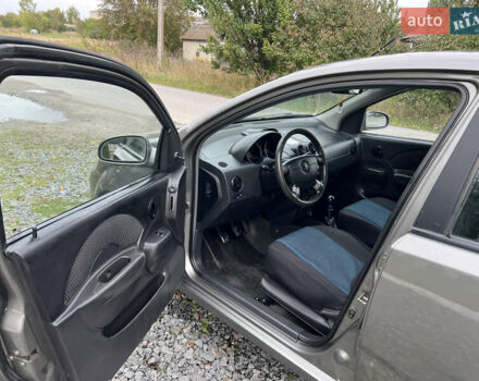 Серый Шевроле Авео, объемом двигателя 1.5 л и пробегом 225 тыс. км за 2850 $, фото 10 на Automoto.ua