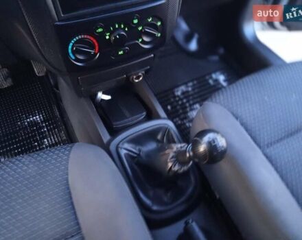 Сірий Шевроле Авео, об'ємом двигуна 1.5 л та пробігом 140 тис. км за 3200 $, фото 20 на Automoto.ua