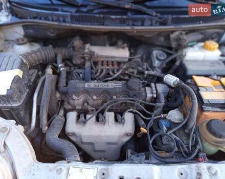 Сірий Шевроле Авео, об'ємом двигуна 1.5 л та пробігом 140 тис. км за 3200 $, фото 22 на Automoto.ua