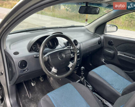 Серый Шевроле Авео, объемом двигателя 1.5 л и пробегом 225 тыс. км за 2850 $, фото 11 на Automoto.ua