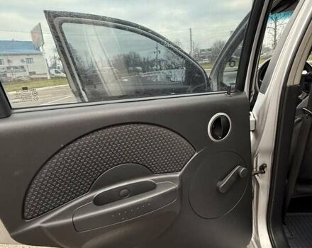 Сірий Шевроле Авео, об'ємом двигуна 1.5 л та пробігом 206 тис. км за 3500 $, фото 7 на Automoto.ua