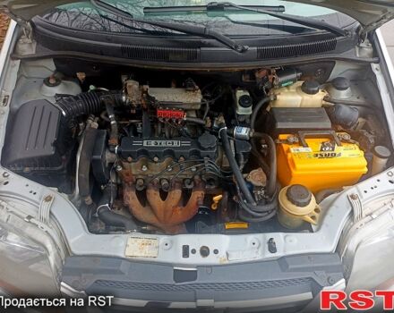 Серый Шевроле Авео, объемом двигателя 1.5 л и пробегом 200 тыс. км за 3100 $, фото 2 на Automoto.ua