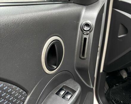 Серый Шевроле Авео, объемом двигателя 1.2 л и пробегом 240 тыс. км за 3200 $, фото 17 на Automoto.ua