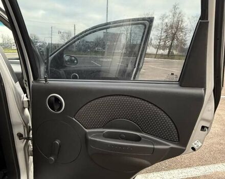 Сірий Шевроле Авео, об'ємом двигуна 1.5 л та пробігом 206 тис. км за 3500 $, фото 5 на Automoto.ua