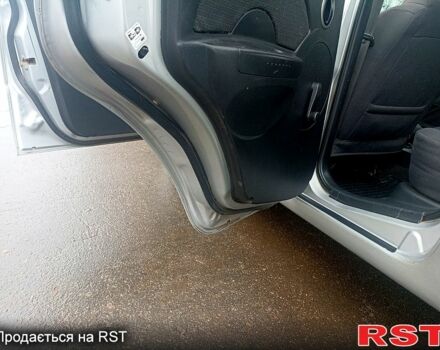 Серый Шевроле Авео, объемом двигателя 1.5 л и пробегом 200 тыс. км за 3100 $, фото 3 на Automoto.ua