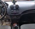 Серый Шевроле Авео, объемом двигателя 1.5 л и пробегом 170 тыс. км за 5000 $, фото 2 на Automoto.ua