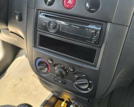 Сірий Шевроле Авео, об'ємом двигуна 1.5 л та пробігом 238 тис. км за 3600 $, фото 3 на Automoto.ua