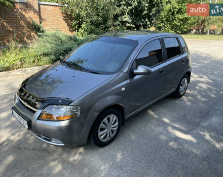 Серый Шевроле Авео, объемом двигателя 1.5 л и пробегом 190 тыс. км за 3950 $, фото 1 на Automoto.ua