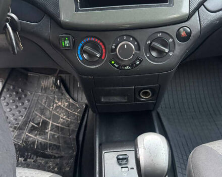 Серый Шевроле Авео, объемом двигателя 1.5 л и пробегом 240 тыс. км за 3700 $, фото 16 на Automoto.ua