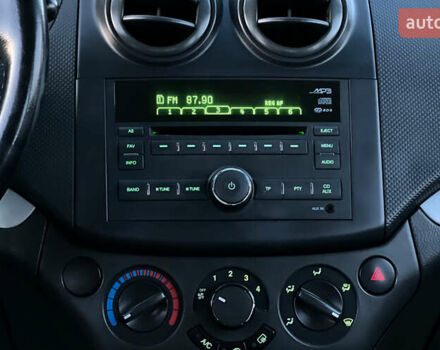 Серый Шевроле Авео, объемом двигателя 1.21 л и пробегом 200 тыс. км за 4800 $, фото 9 на Automoto.ua