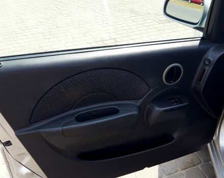 Серый Шевроле Авео, объемом двигателя 1.5 л и пробегом 115 тыс. км за 5500 $, фото 2 на Automoto.ua