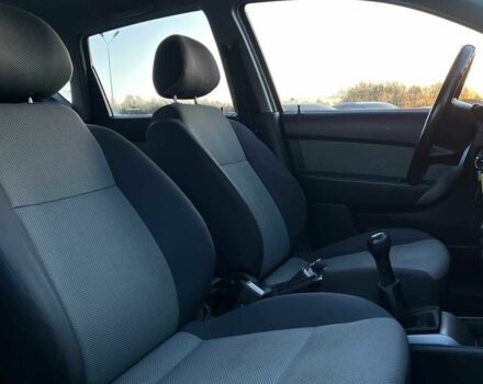 Серый Шевроле Авео, объемом двигателя 1.2 л и пробегом 200 тыс. км за 4800 $, фото 12 на Automoto.ua