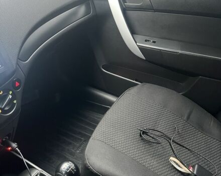 Серый Шевроле Авео, объемом двигателя 1.5 л и пробегом 1 тыс. км за 3500 $, фото 2 на Automoto.ua