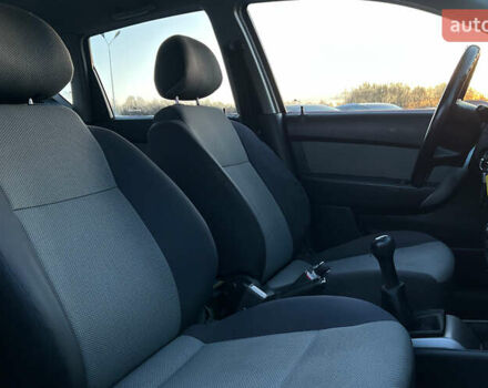 Серый Шевроле Авео, объемом двигателя 1.21 л и пробегом 200 тыс. км за 4800 $, фото 12 на Automoto.ua