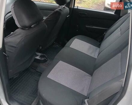 Серый Шевроле Авео, объемом двигателя 1.6 л и пробегом 74 тыс. км за 5500 $, фото 6 на Automoto.ua