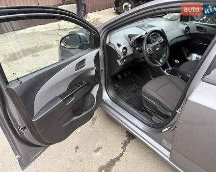 Серый Шевроле Авео, объемом двигателя 1.25 л и пробегом 390 тыс. км за 3300 $, фото 8 на Automoto.ua
