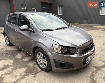 Серый Шевроле Авео, объемом двигателя 1.25 л и пробегом 390 тыс. км за 3300 $, фото 1 на Automoto.ua