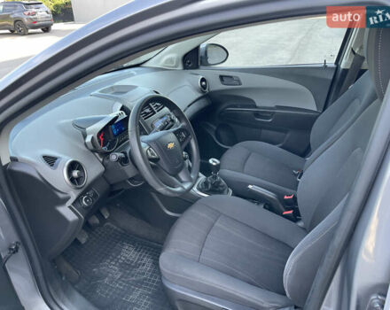 Серый Шевроле Авео, объемом двигателя 1.3 л и пробегом 138 тыс. км за 5900 $, фото 15 на Automoto.ua