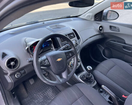 Серый Шевроле Авео, объемом двигателя 1.3 л и пробегом 138 тыс. км за 5900 $, фото 13 на Automoto.ua
