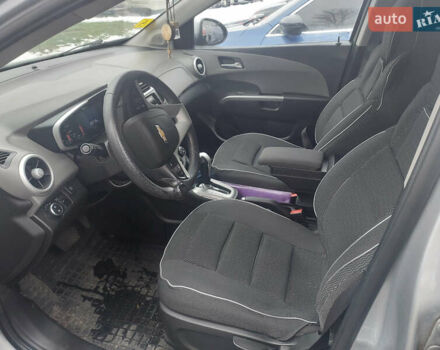 Серый Шевроле Авео, объемом двигателя 1.36 л и пробегом 125 тыс. км за 7500 $, фото 5 на Automoto.ua