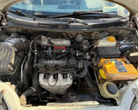 Серый Шевроле Авео, объемом двигателя 1.5 л и пробегом 250 тыс. км за 1700 $, фото 6 на Automoto.ua