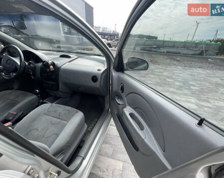 Серый Шевроле Авео, объемом двигателя 1.5 л и пробегом 283 тыс. км за 3900 $, фото 3 на Automoto.ua