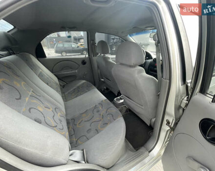 Серый Шевроле Авео, объемом двигателя 1.5 л и пробегом 283 тыс. км за 3900 $, фото 5 на Automoto.ua