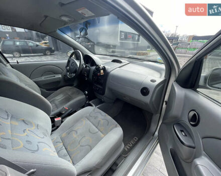 Серый Шевроле Авео, объемом двигателя 1.5 л и пробегом 283 тыс. км за 3900 $, фото 4 на Automoto.ua