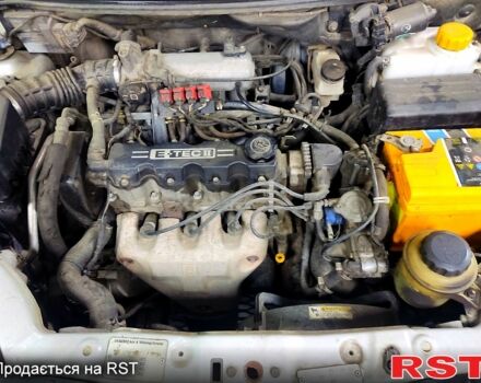 Серый Шевроле Авео, объемом двигателя 1.5 л и пробегом 210 тыс. км за 2400 $, фото 2 на Automoto.ua