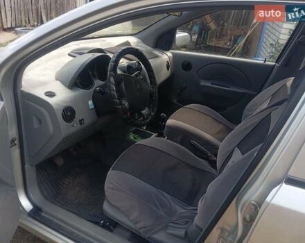 Серый Шевроле Авео, объемом двигателя 1.5 л и пробегом 215 тыс. км за 3300 $, фото 2 на Automoto.ua