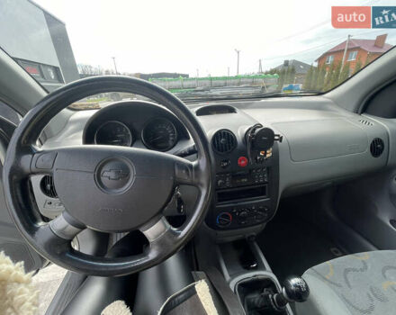 Серый Шевроле Авео, объемом двигателя 1.5 л и пробегом 283 тыс. км за 3900 $, фото 10 на Automoto.ua