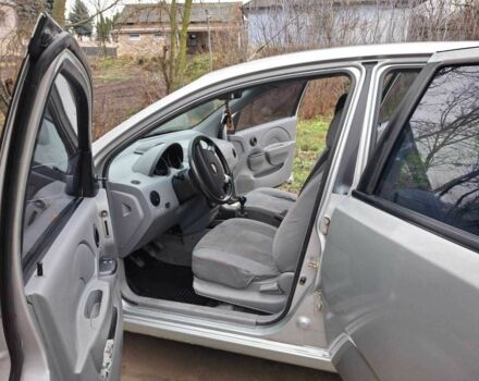 Сірий Шевроле Авео, об'ємом двигуна 1.5 л та пробігом 250 тис. км за 2650 $, фото 9 на Automoto.ua