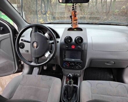 Сірий Шевроле Авео, об'ємом двигуна 1.5 л та пробігом 250 тис. км за 2650 $, фото 3 на Automoto.ua