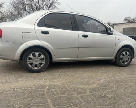 Серый Шевроле Авео, объемом двигателя 1.5 л и пробегом 270 тыс. км за 2399 $, фото 2 на Automoto.ua