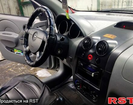 Серый Шевроле Авео, объемом двигателя 1.5 л и пробегом 210 тыс. км за 2400 $, фото 4 на Automoto.ua