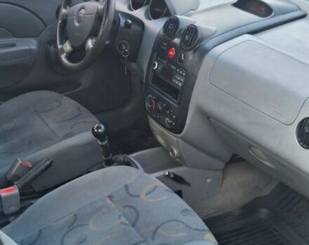 Серый Шевроле Авео, объемом двигателя 1.5 л и пробегом 270 тыс. км за 2399 $, фото 5 на Automoto.ua