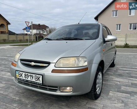 Серый Шевроле Авео, объемом двигателя 1.5 л и пробегом 283 тыс. км за 3900 $, фото 1 на Automoto.ua